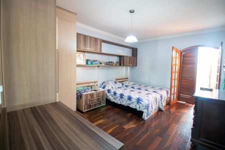 Casa à venda com 200m², 4 quartos e 4 vagas Casa à venda com 200m², 4 quartos e 4 vagasQuarto 3