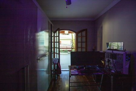 Casa à venda com 200m², 4 quartos e 4 vagas Casa à venda com 200m², 4 quartos e 4 vagasQuarto 2