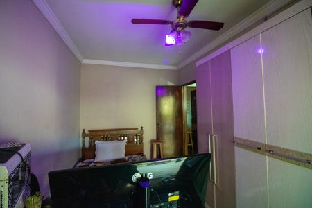 Casa à venda com 200m², 4 quartos e 4 vagas Casa à venda com 200m², 4 quartos e 4 vagasQuarto 2