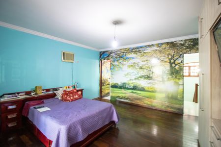 Casa à venda com 200m², 4 quartos e 4 vagas Casa à venda com 200m², 4 quartos e 4 vagasQuarto 4 Suíte