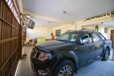 Casa à venda com 200m², 4 quartos e 4 vagas Casa à venda com 200m², 4 quartos e 4 vagasGaragem