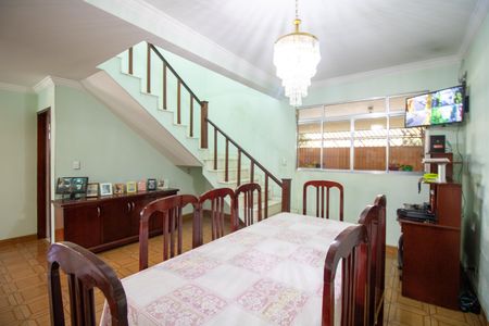 Casa à venda com 200m², 4 quartos e 4 vagas Casa à venda com 200m², 4 quartos e 4 vagasSala de Jantar