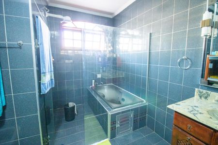 Casa à venda com 200m², 4 quartos e 4 vagas Casa à venda com 200m², 4 quartos e 4 vagasBanheiro 3