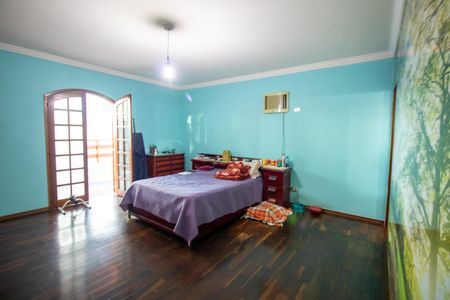 Casa à venda com 200m², 4 quartos e 4 vagas Casa à venda com 200m², 4 quartos e 4 vagasQuarto 4 Suíte