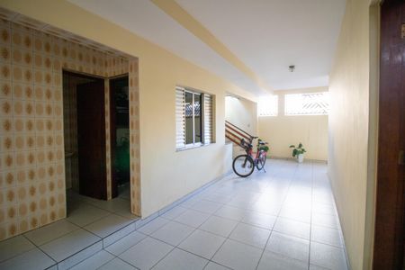 Casa à venda com 200m², 4 quartos e 4 vagas Casa à venda com 200m², 4 quartos e 4 vagasQuintal