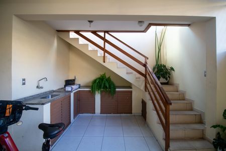 Casa à venda com 200m², 4 quartos e 4 vagas Casa à venda com 200m², 4 quartos e 4 vagasQuintal