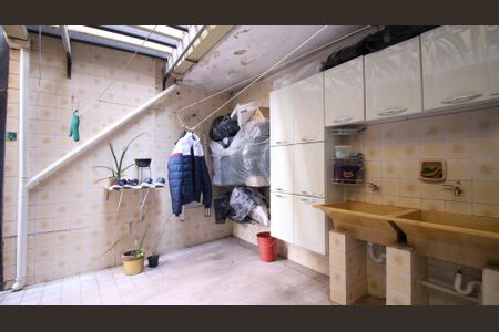 Casa à venda com 100m², 2 quartos e 2 vagasÁrea de Serviço