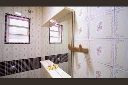 Casa à venda com 100m², 2 quartos e 2 vagasBanheiro Social 2