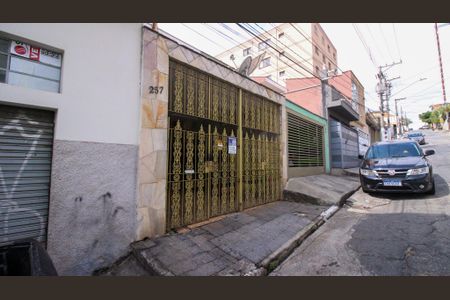 Casa à venda com 100m², 2 quartos e 2 vagasFachada