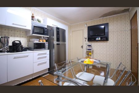 Casa à venda com 100m², 2 quartos e 2 vagasCozinha