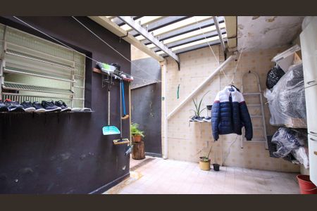 Casa à venda com 100m², 2 quartos e 2 vagasÁrea de Serviço