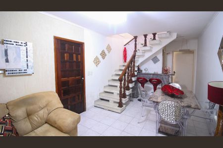 Casa à venda com 100m², 2 quartos e 2 vagasSala