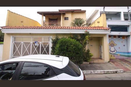 Casa à venda com 245m², 4 quartos e 6 vagasFachada