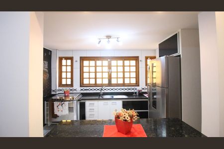 Casa à venda com 245m², 4 quartos e 6 vagasCozinha