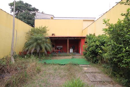 Casa à venda com 245m², 4 quartos e 6 vagasQuintal