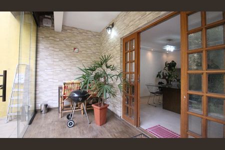 Casa à venda com 245m², 4 quartos e 6 vagasQuintal