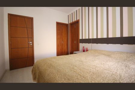 Casa à venda com 245m², 4 quartos e 6 vagasSuíte