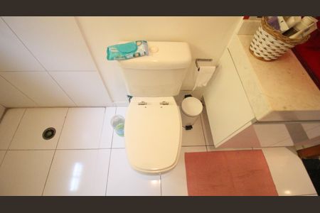 Casa à venda com 245m², 4 quartos e 6 vagasBanheiro 2