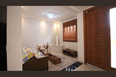 Sala de casa à venda com 4 quartos, 245m² em Vila Lucia, São Paulo