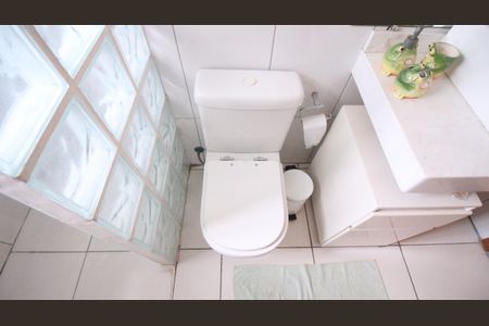 Casa à venda com 245m², 4 quartos e 6 vagasBanheiro 1