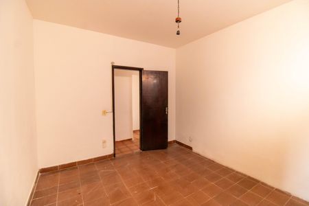 Casa à venda com 178m², 5 quartos e 3 vagas Casa à venda com 178m², 5 quartos e 3 vagasQuarto