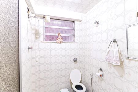 Casa à venda com 128m², 3 quartos e 2 vagas Casa à venda com 128m², 3 quartos e 2 vagasBanheiro da Suíte