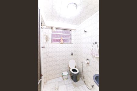 Casa à venda com 128m², 3 quartos e 2 vagas Casa à venda com 128m², 3 quartos e 2 vagasBanheiro da Suíte