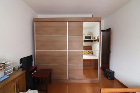 Casa à venda com 165m², 3 quartos e 2 vagasQuarto 2