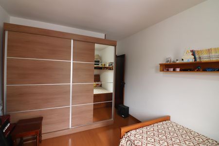 Casa à venda com 165m², 3 quartos e 2 vagasQuarto 2