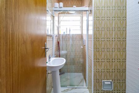 Casa à venda com 161m², 3 quartos e 3 vagas Casa à venda com 161m², 3 quartos e 3 vagasBanheiro social