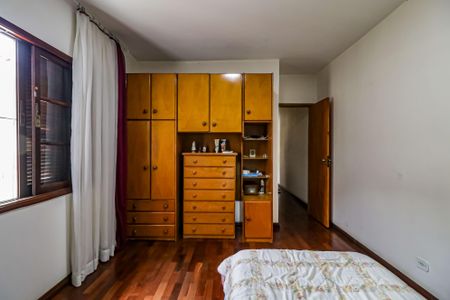 Casa à venda com 161m², 3 quartos e 3 vagas Casa à venda com 161m², 3 quartos e 3 vagasQuarto 01