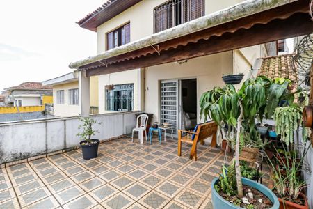 Casa à venda com 161m², 3 quartos e 3 vagas Casa à venda com 161m², 3 quartos e 3 vagasVaranda