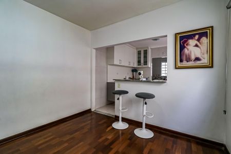 Casa à venda com 161m², 3 quartos e 3 vagas Casa à venda com 161m², 3 quartos e 3 vagasCopa