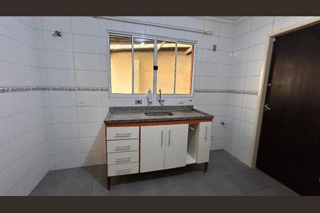 Casa à venda com 95m², 3 quartos e 2 vagasCozinha com armários