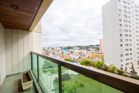 Apartamento à venda com 218m², 4 quartos e 5 vagasVaranda do Quarto