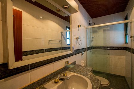 Apartamento à venda com 218m², 4 quartos e 5 vagasBanheiro da Suíte 3