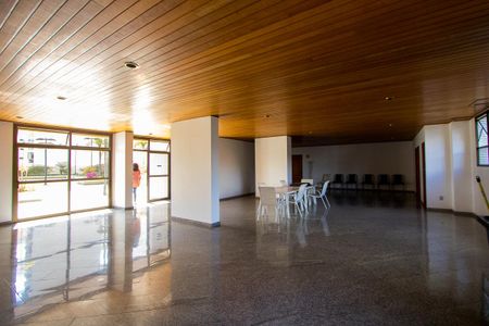 Apartamento à venda com 218m², 4 quartos e 5 vagasÁrea comum - Salão de festas 2