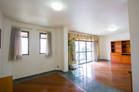 Apartamento à venda com 218m², 4 quartos e 5 vagasSala