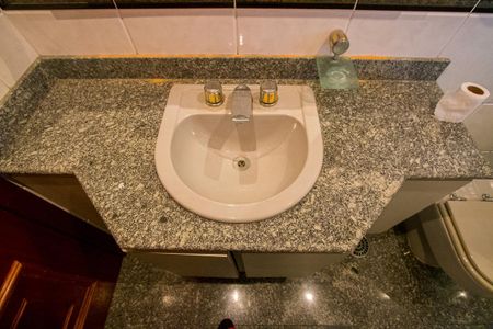 Apartamento à venda com 218m², 4 quartos e 5 vagasBanheiro da Suíte 3