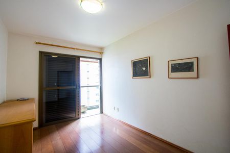 Apartamento à venda com 218m², 4 quartos e 5 vagasQuarto