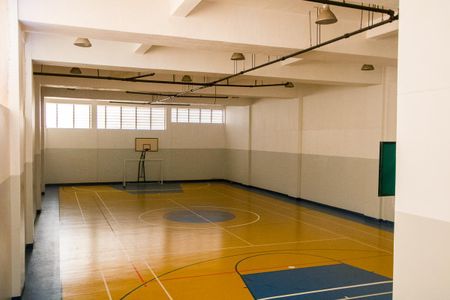 Apartamento à venda com 218m², 4 quartos e 5 vagasÁrea comum - Quadra esportiva coberta