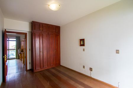 Apartamento à venda com 218m², 4 quartos e 5 vagas Suíte 3