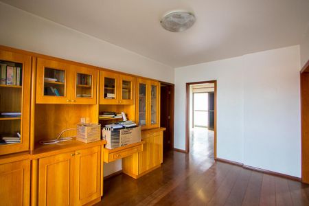 Apartamento à venda com 218m², 4 quartos e 5 vagasHall da área íntima