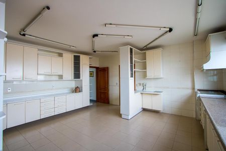 Apartamento à venda com 218m², 4 quartos e 5 vagasCozinha