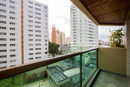 Apartamento à venda com 218m², 4 quartos e 5 vagasVaranda da Suíte 1 e 2