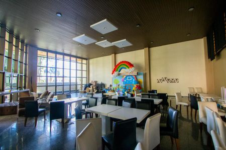 Apartamento à venda com 218m², 4 quartos e 5 vagasÁrea comum - Salão de festas 1