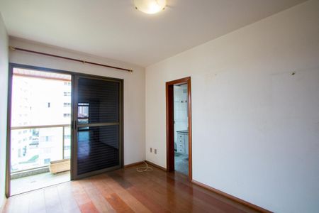 Apartamento à venda com 218m², 4 quartos e 5 vagas Suíte 3