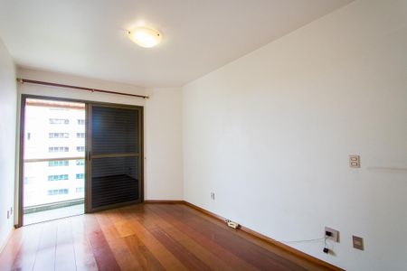 Apartamento à venda com 218m², 4 quartos e 5 vagasSuíte 1