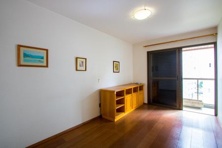 Apartamento à venda com 218m², 4 quartos e 5 vagasQuarto