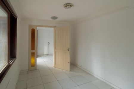 Casa à venda com 344m², 6 quartos e 5 vagasQuarto 3